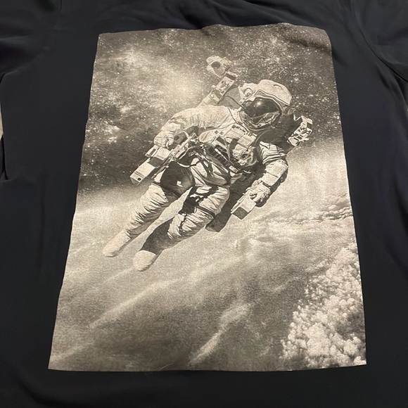 Rebels & Nomads black short sleeve tshirt with astronaut on the front. Size med - Picture 2 of 4